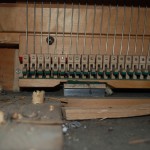 mechanizm pianina podczas naprawy