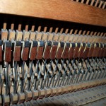 widok na mechanizm pianina
